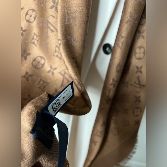 Monogram Shine shawl / scarf Louis Vuitton LV - Picture 9 of 9